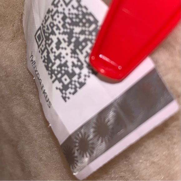 Ugg Classic Short Leather boots - Picture 10 of 11